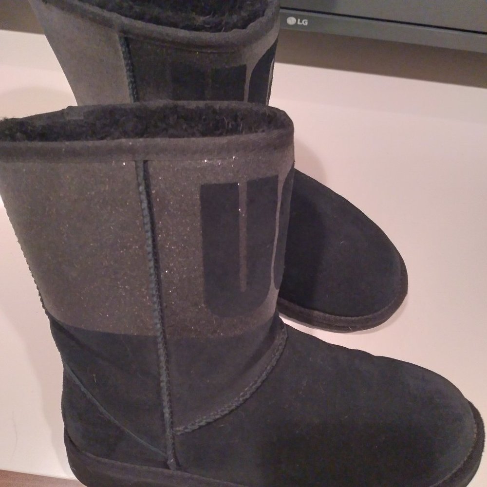 UGG boots size 9 - Picture 3 of 4
